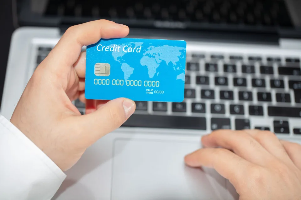 Paiement d’un abonnement en ligne depuis un ordinateur portable